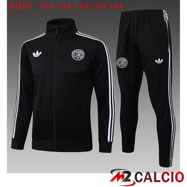 Insieme Tuta Calcio - Giacca Germania Bambino Nero 2025/2026  Insieme Tuta Calcio - Giacca Germania Bambino Nero 2025/2026