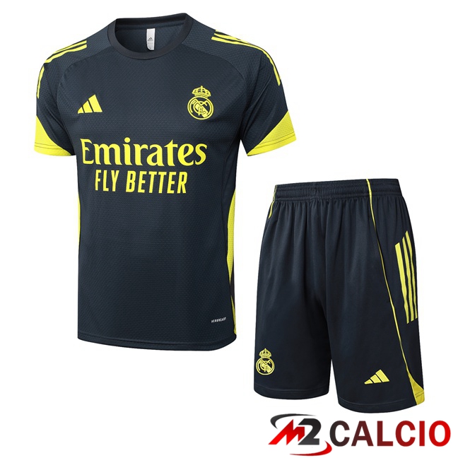 Insieme T Shirt Allenamento Real Madrid + Pantaloncini Grigio 2025/2026 Insieme T Shirt Allenamento Real Madrid + Pantaloncini Grigio 2025/2026